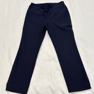 💙Chico’s Slimming Crop Pants Size 0R 
Classic Navy Blue